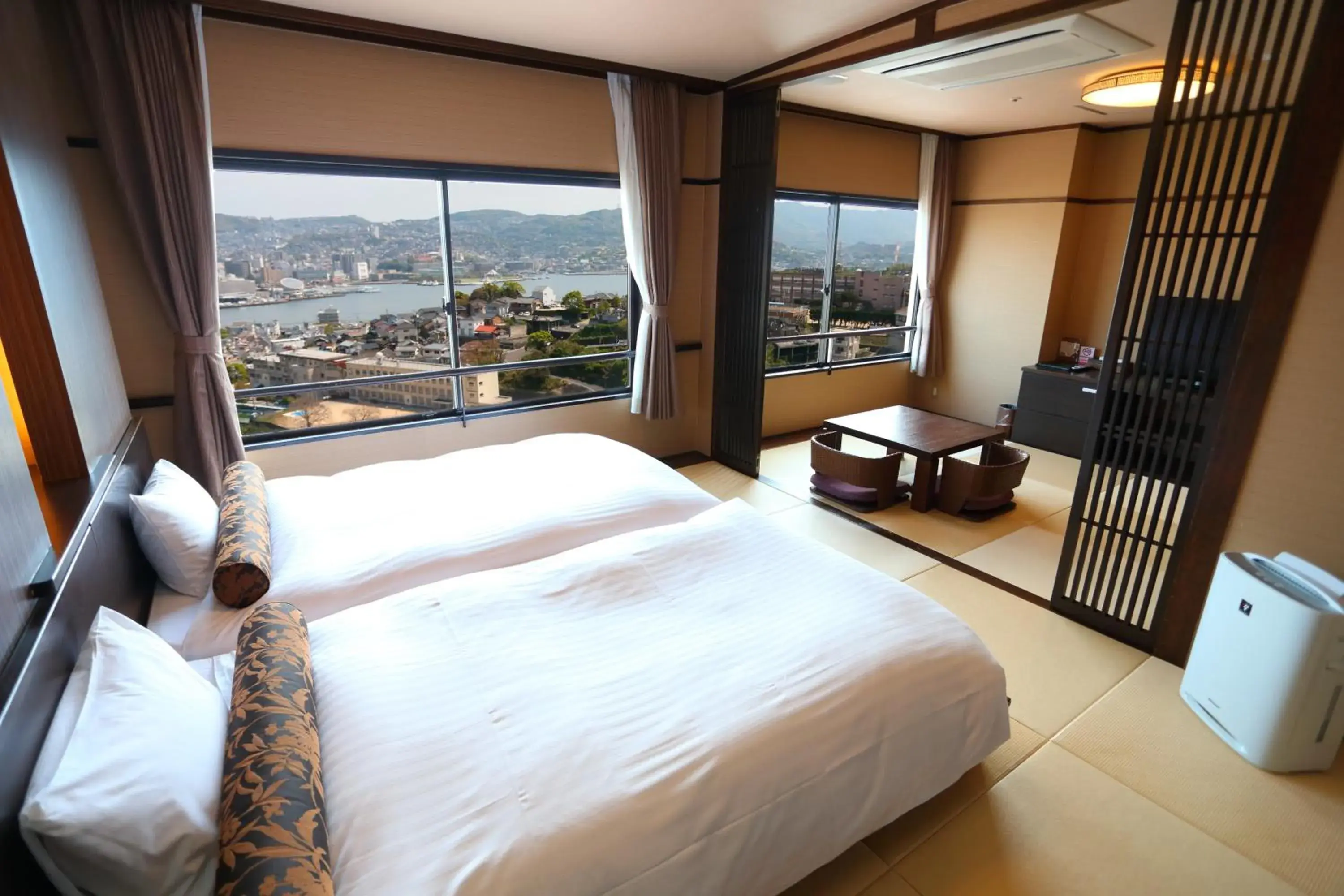 Room with Tatami area and Sea View in Hotel Amandi Room with Tatami area and Sea View in Hotel Amandi