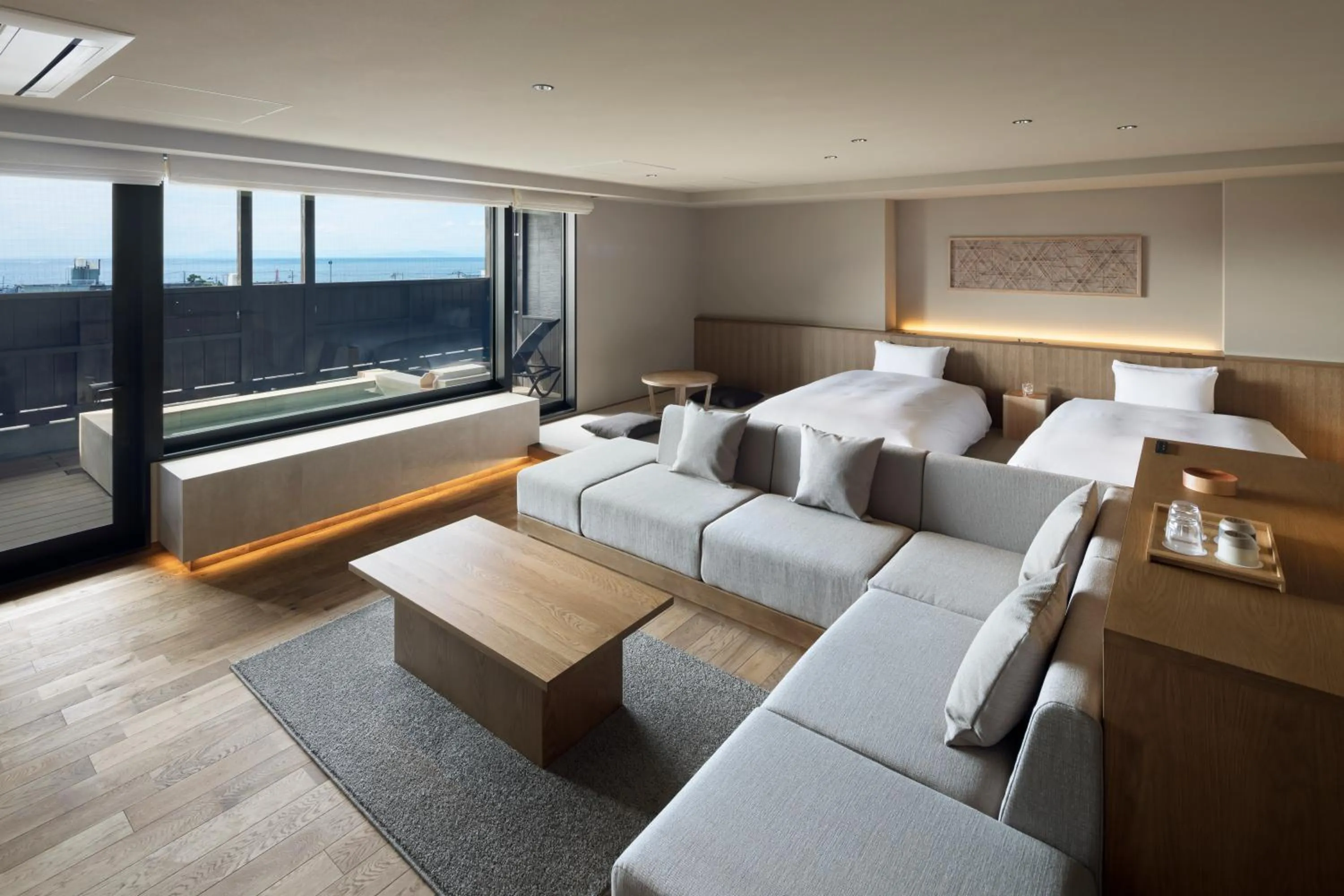 Photo of the whole room, Bed in Atarayo Nishiizu Onsen