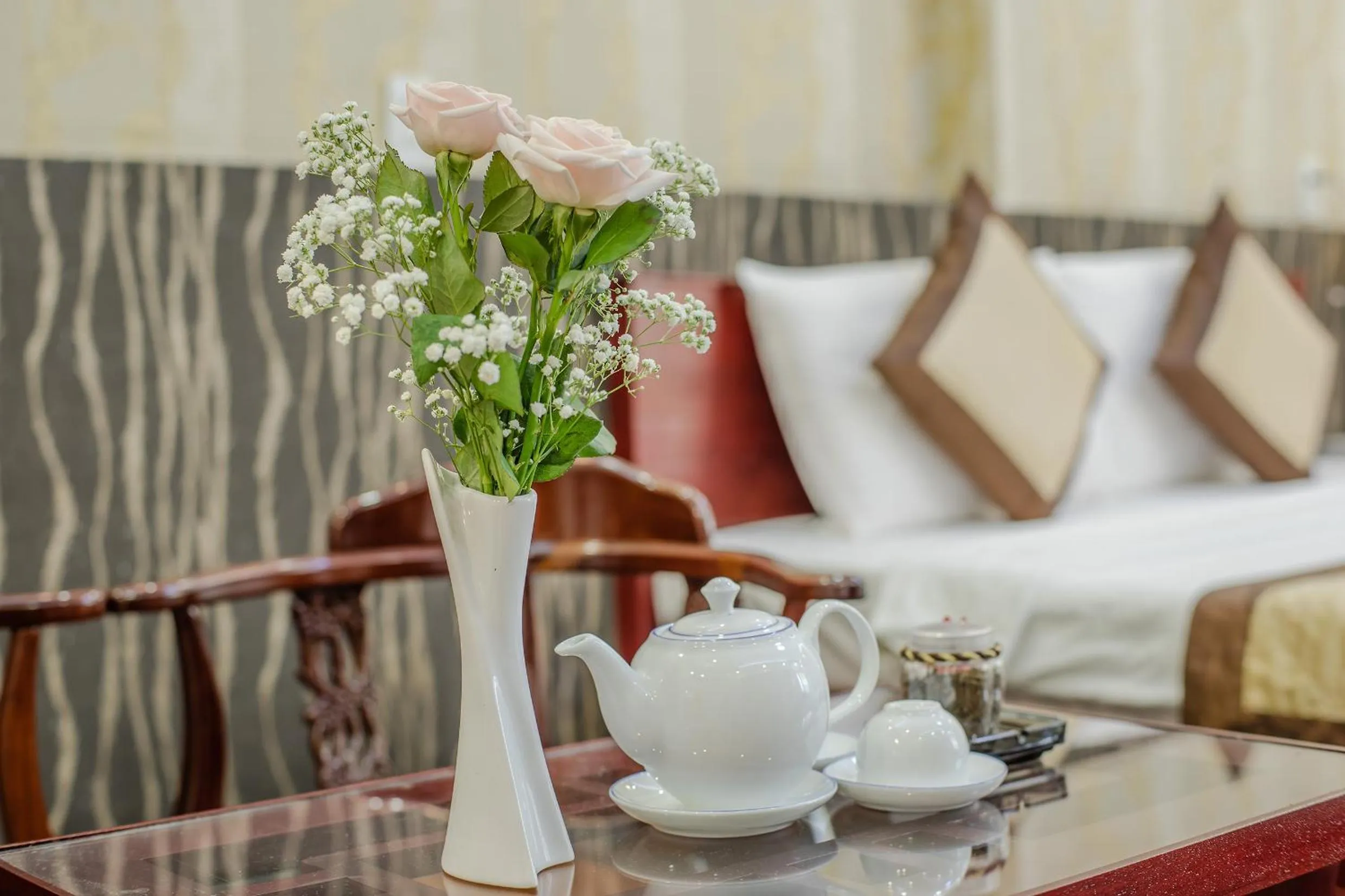 Coffee/tea facilities in Dong Bao Hotel