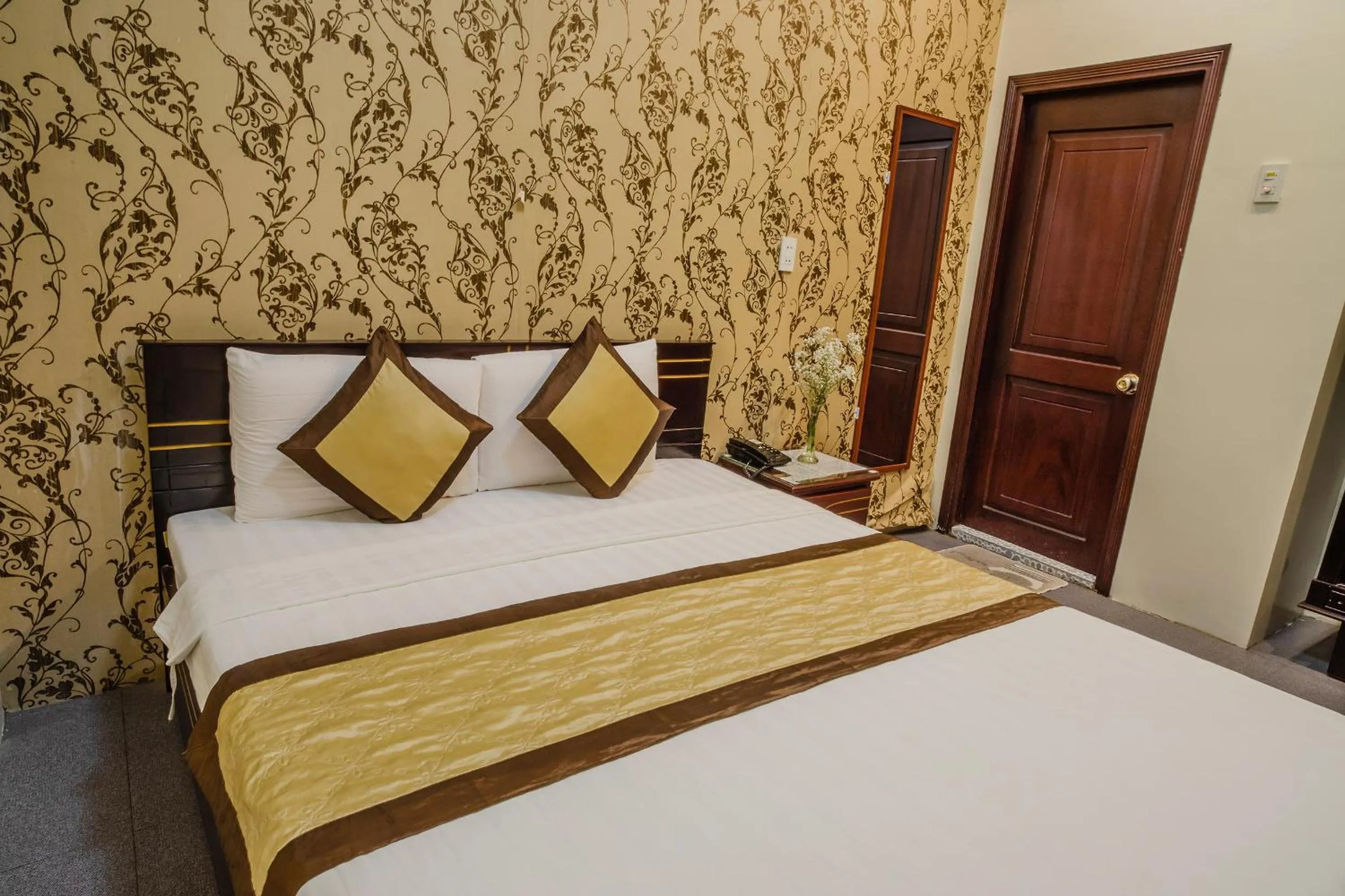 Bedroom, Bed in Dong Bao Hotel