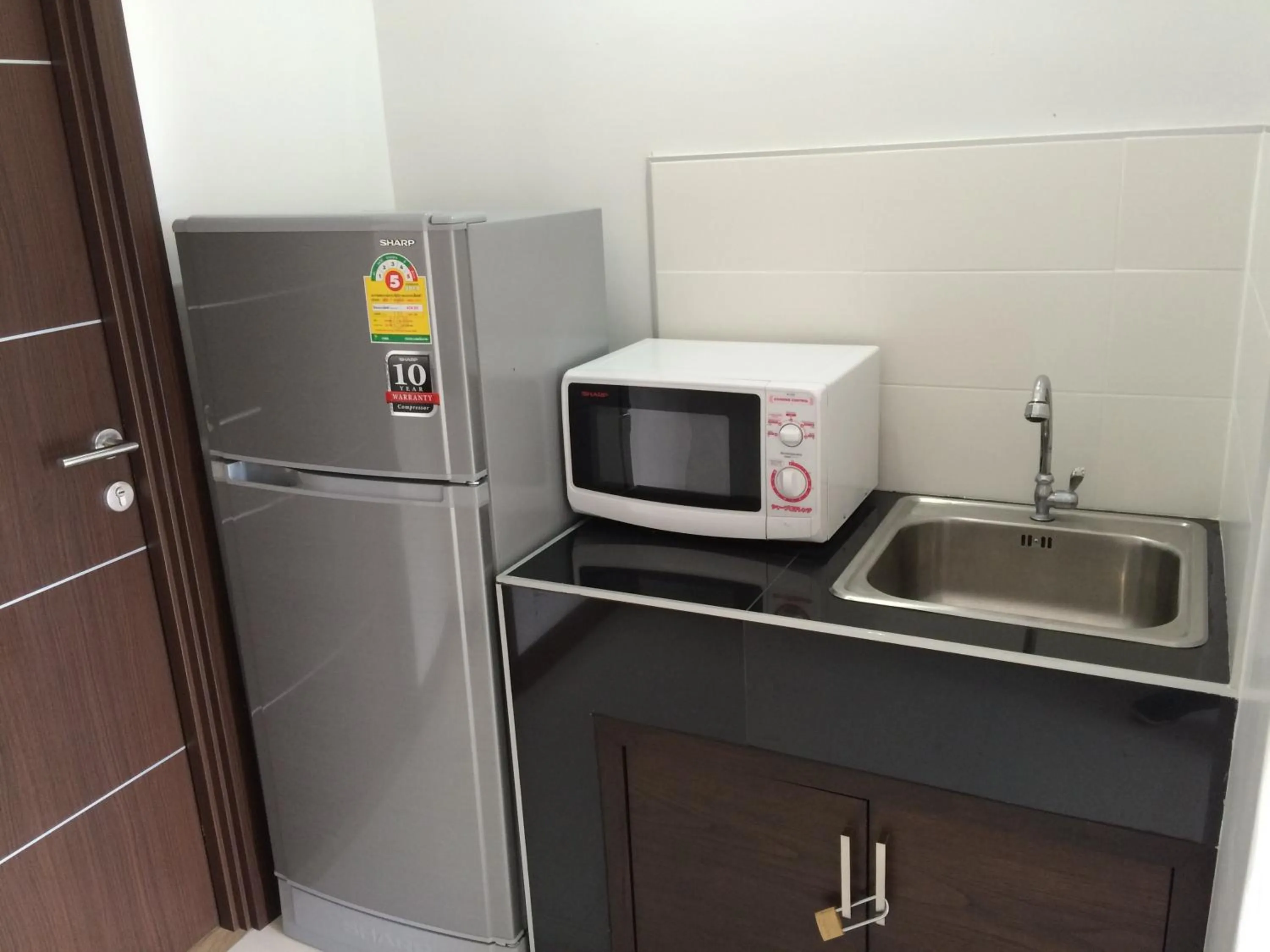 Kitchen or kitchenette in Villa Navin Beach Residence