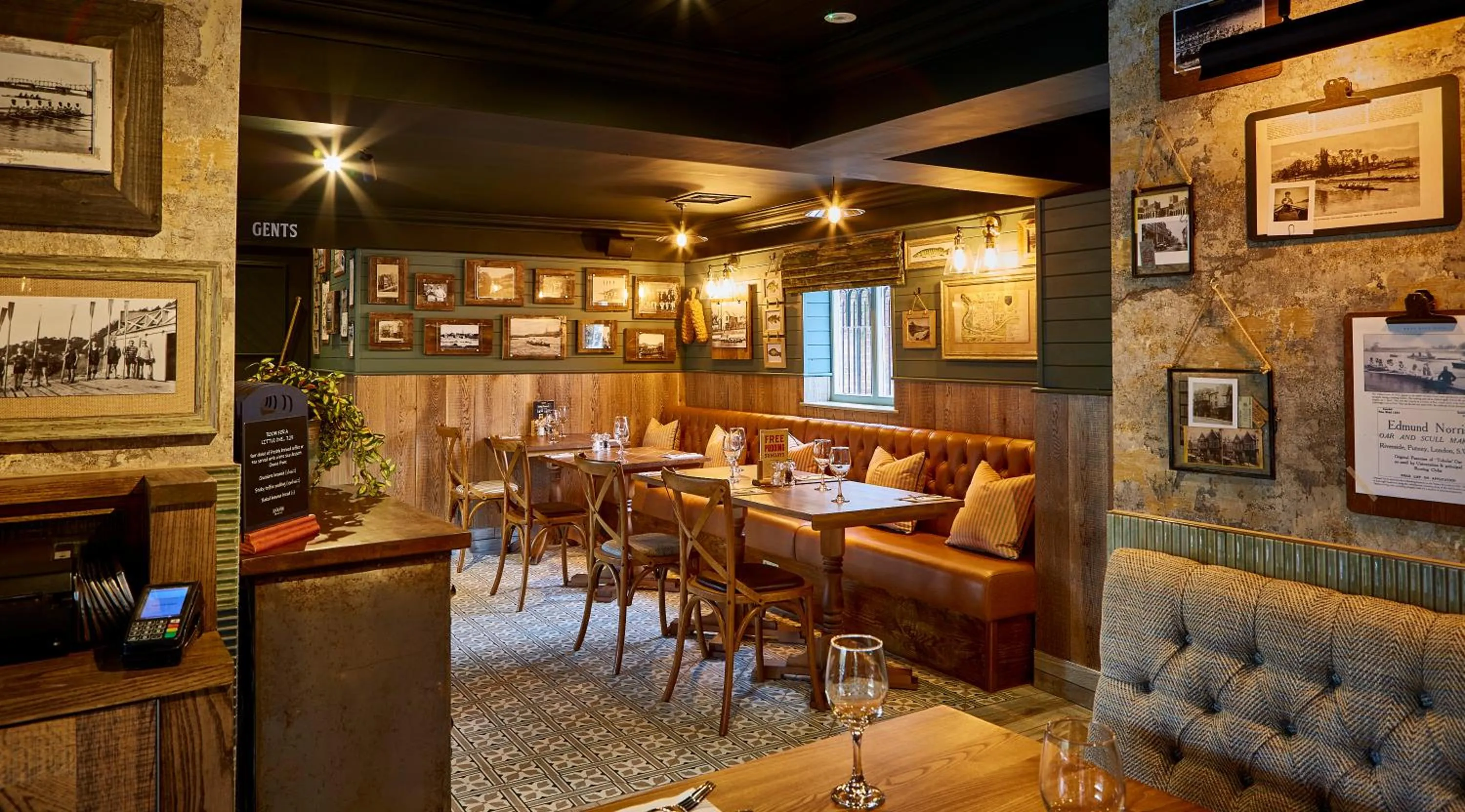 Restaurant/places to eat in The Boathouse Inn & Riverside Rooms