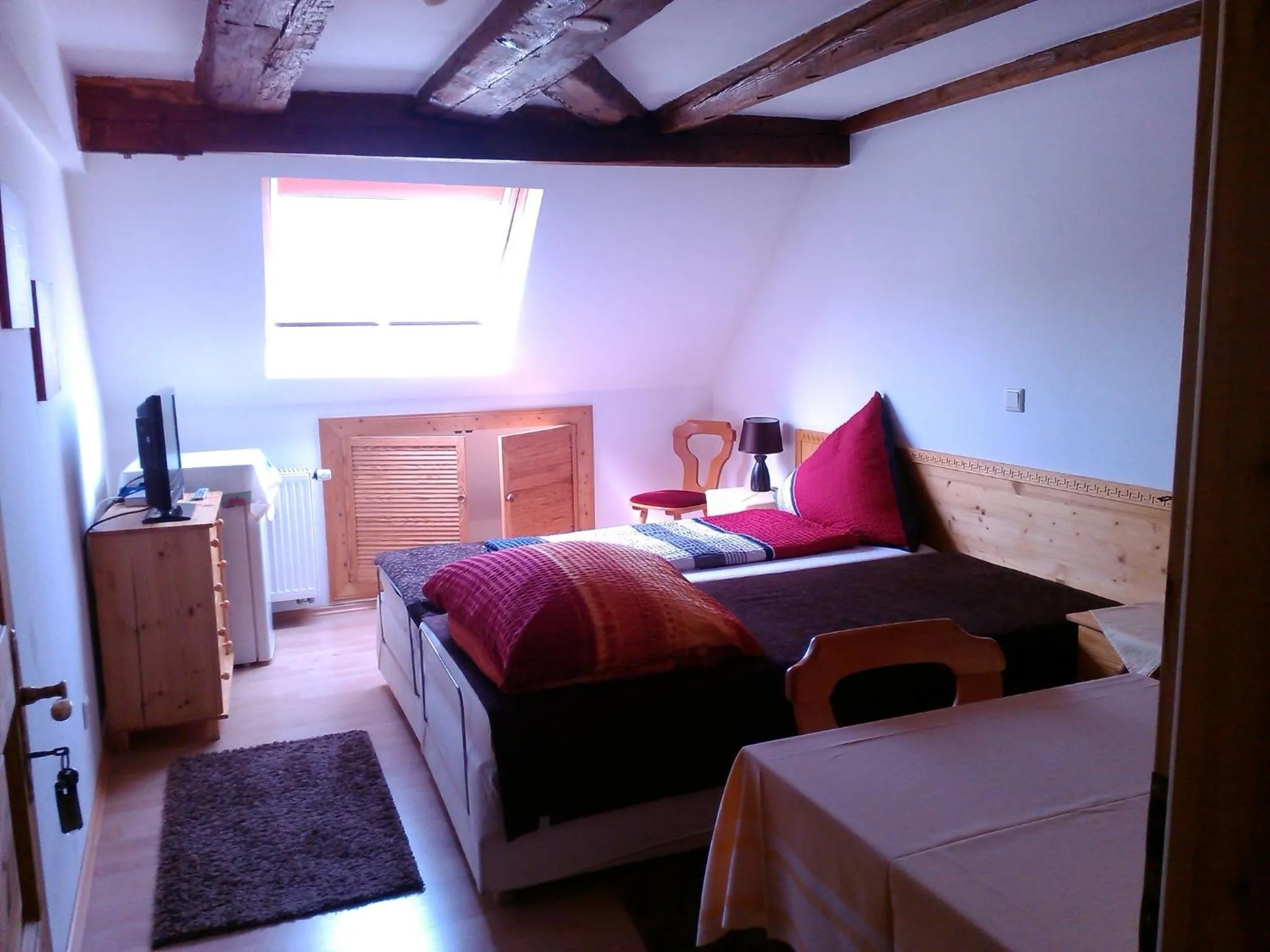 Day, Bed in Gasthaus Korfu
