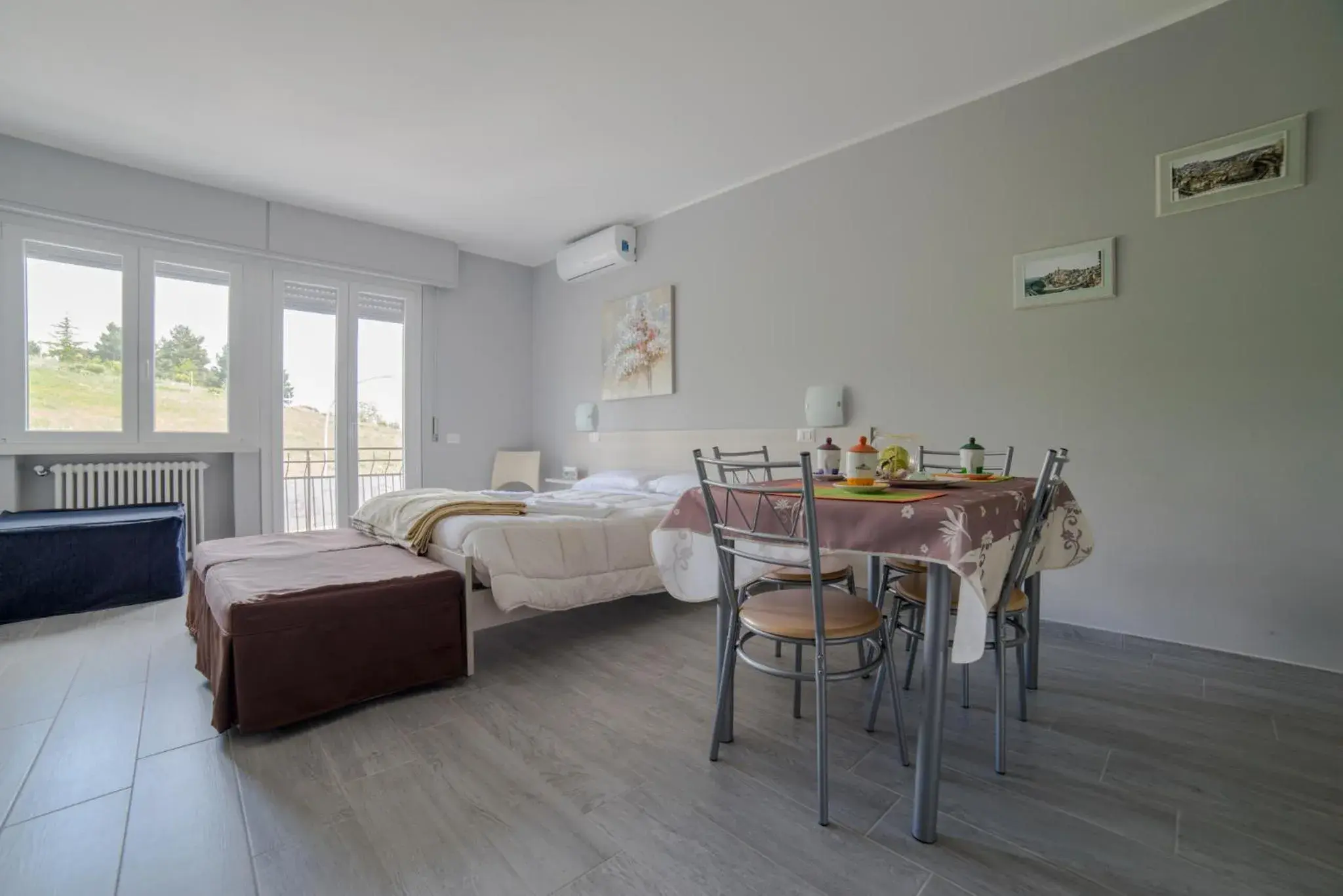 Large Double or Twin Room in B&B La Castellana Large Double or Twin Room in B&B La Castellana