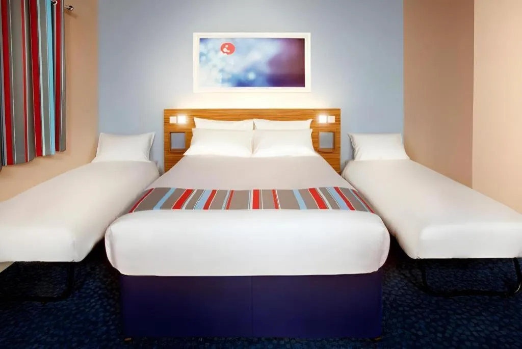 Bed in Travelodge London Teddington