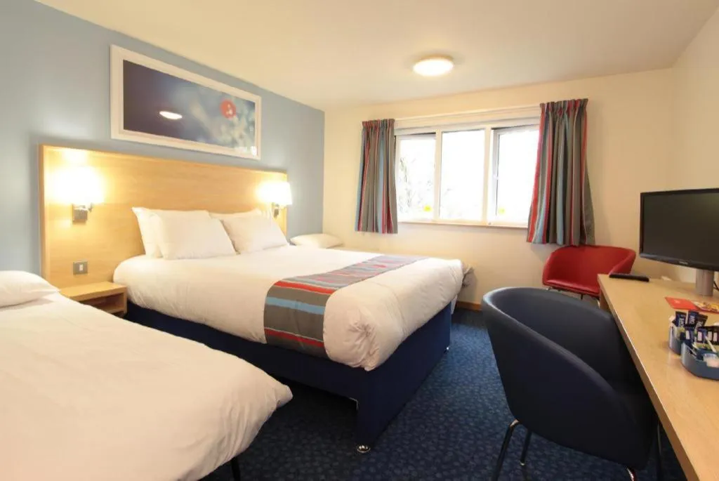 Bed in Travelodge Windsor Central