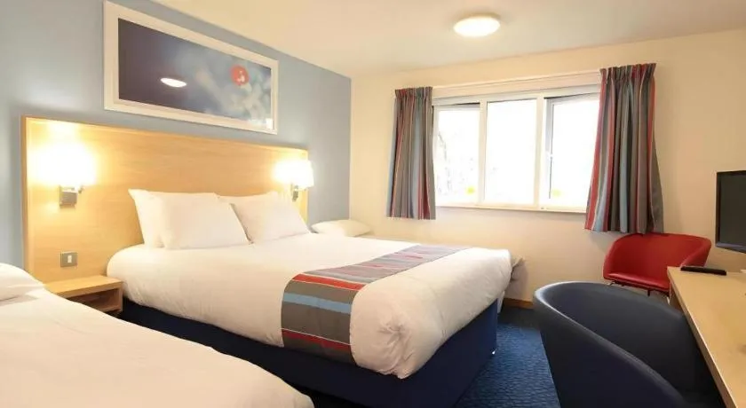 Bed in Travelodge Windsor Central