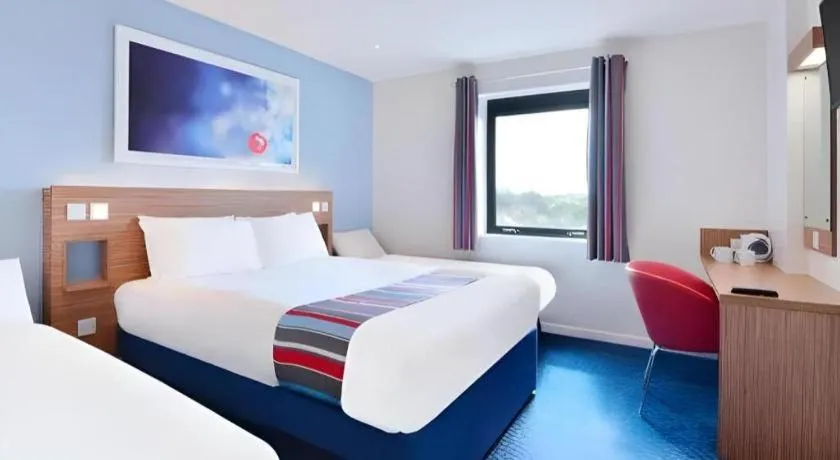 Bed in Travelodge Windsor Central