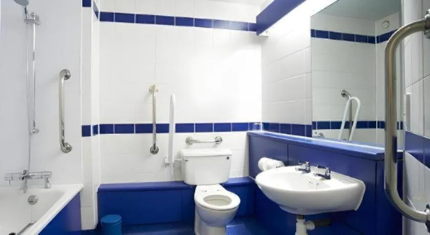 Travelodge Perth Broxden Junction