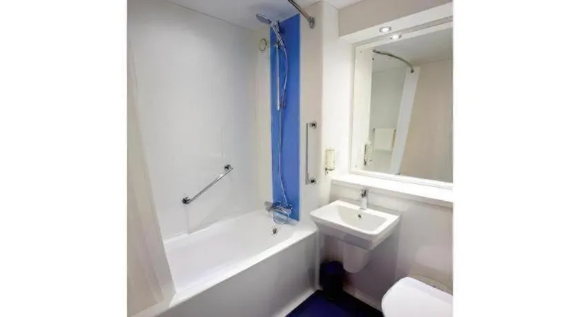 Travelodge Perth Broxden Junction