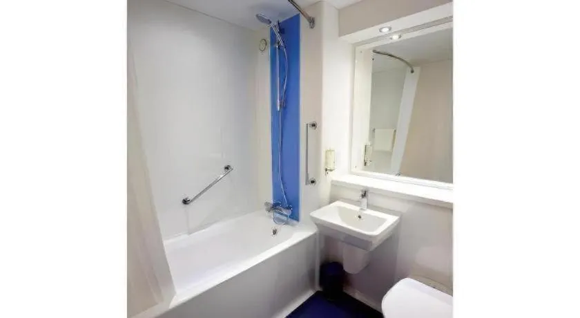 Travelodge Perth Broxden Junction