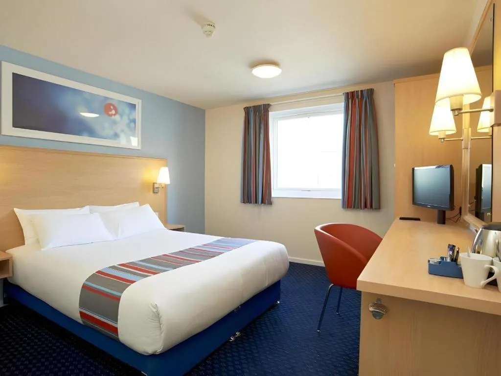 Bed in Travelodge Oxford Peartree
