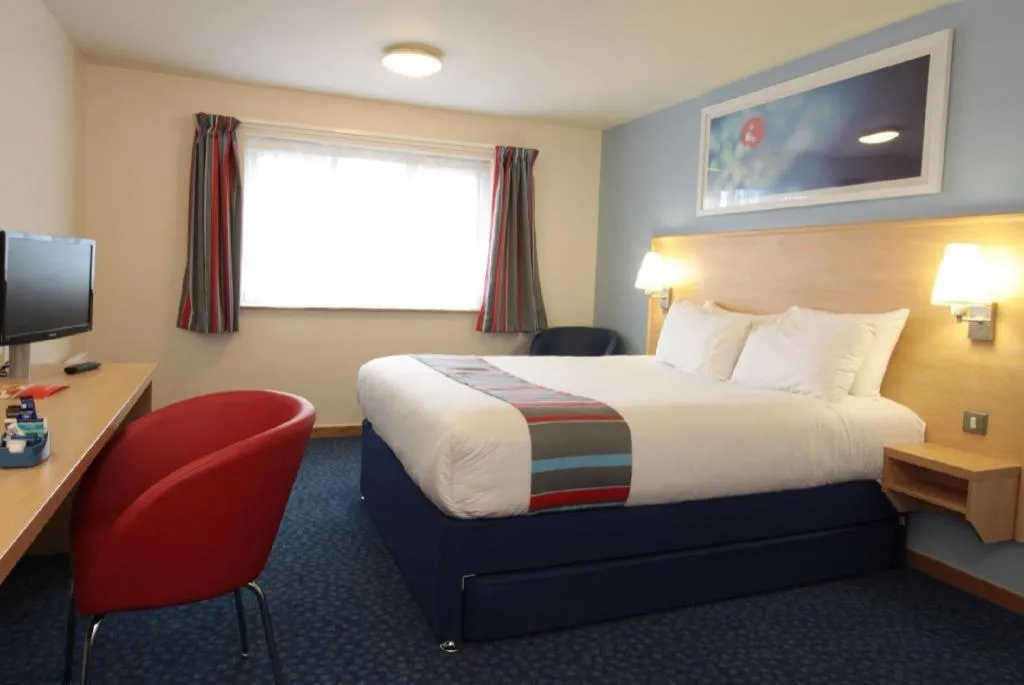 Bed in Travelodge Glasgow Airport