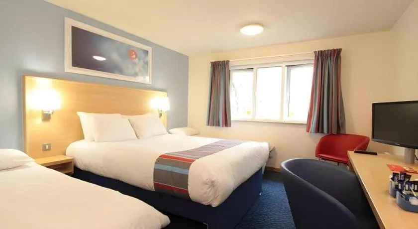 Bed in Travelodge Glasgow Airport