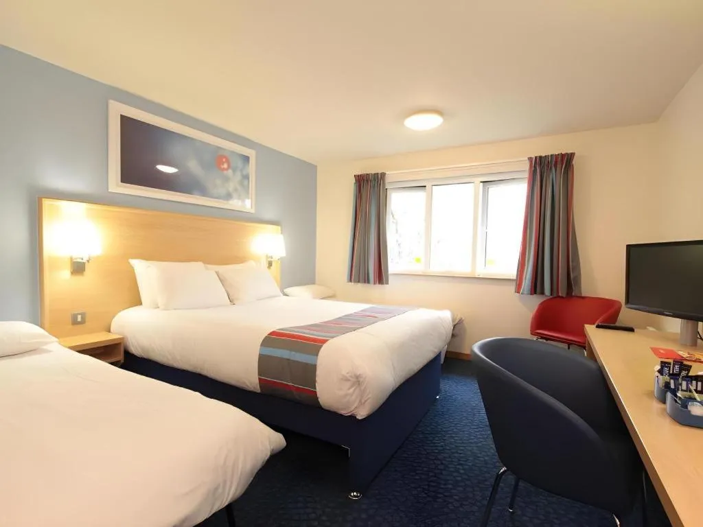 Bed in Travelodge Glasgow Airport