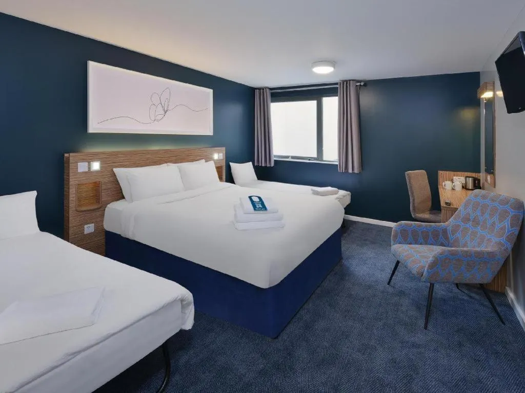 Bed in Travelodge Southampton Central
