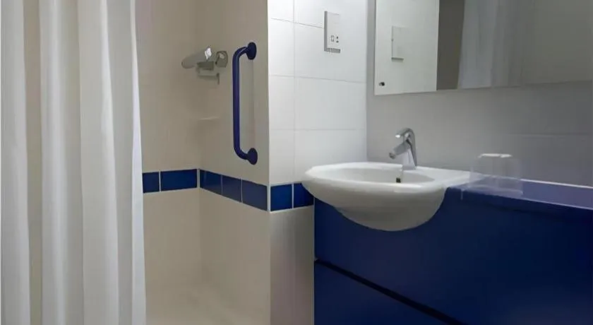 Travelodge Aberdeen Central