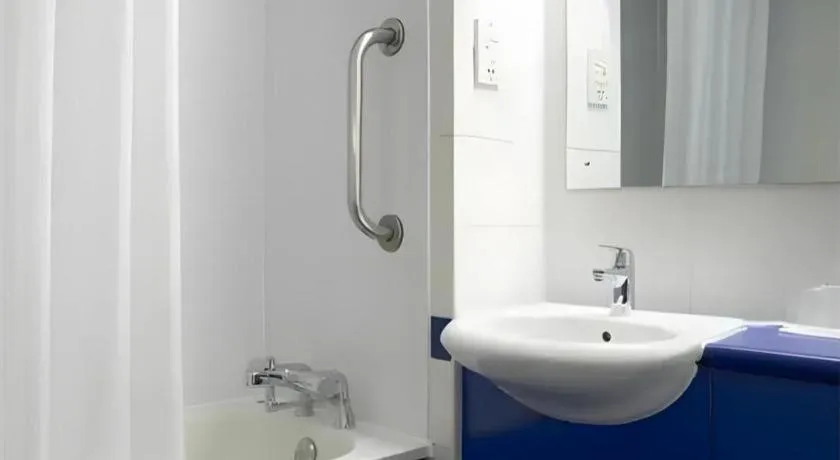 Travelodge Aberdeen Central