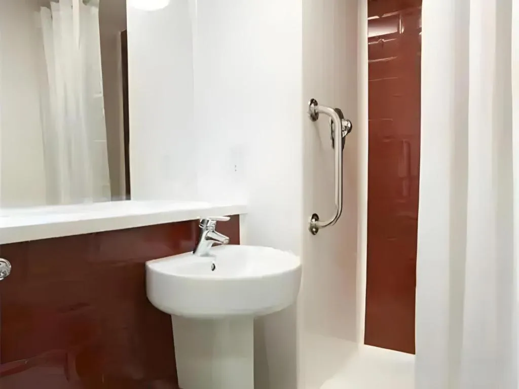 Travelodge Chichester Central