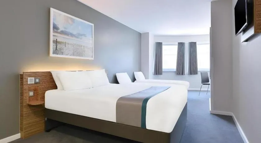 Bed in Travelodge Brighton Seafront