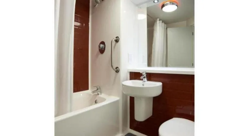 Travelodge Woking Central