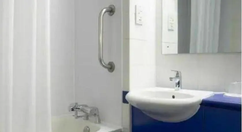 Travelodge Cardiff Central