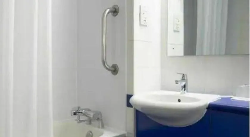 Travelodge Cardiff Central