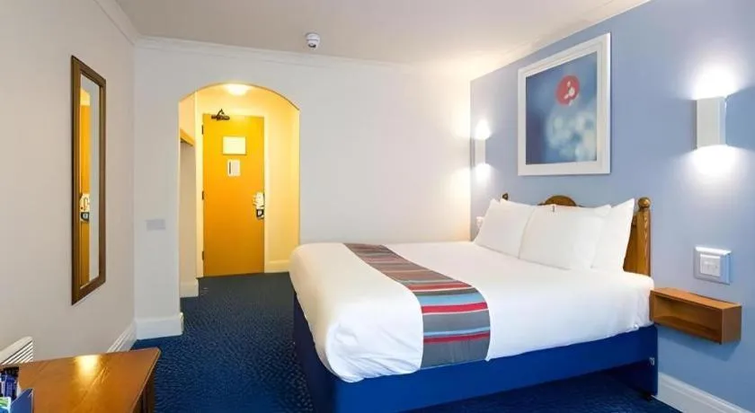 Bed in Travelodge Birmingham Sheldon