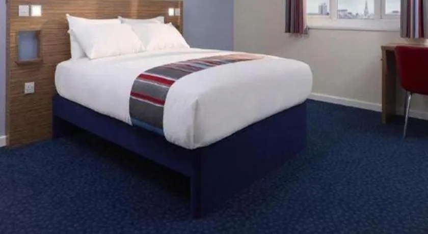 Bed in Travelodge Dundee Strathmore Avenue