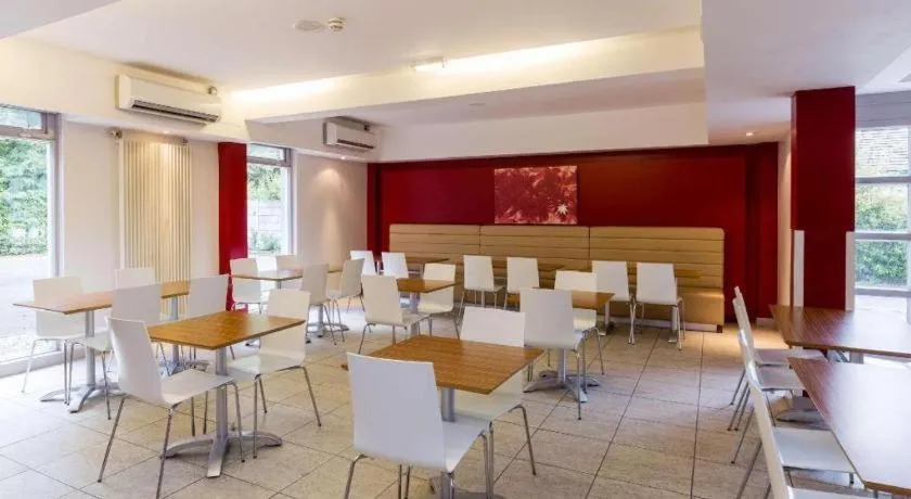 Travelodge Dundee Strathmore Avenue