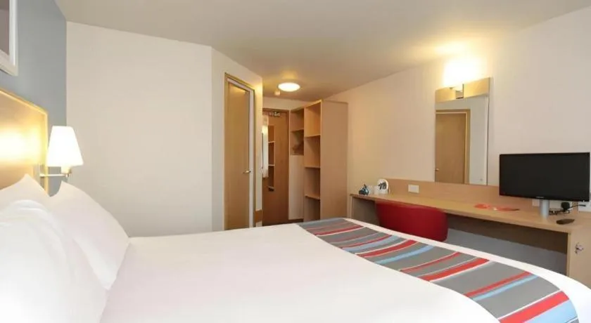 Bed in Travelodge London Chessington Tolworth