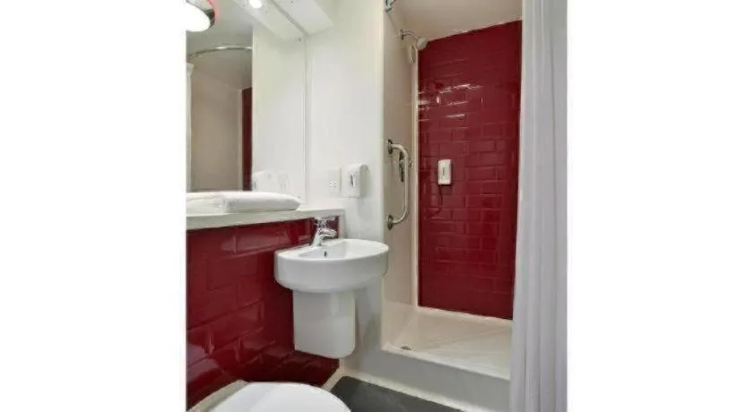 Travelodge Bromborough