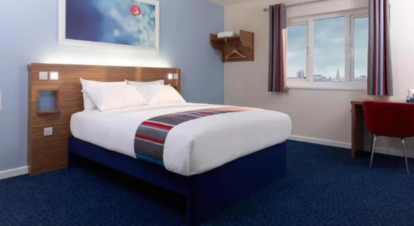 Bed in Travelodge Harrogate West Park