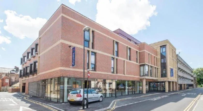 Travelodge Harrogate West Park