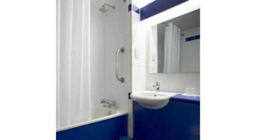 Travelodge Birmingham Central Broadway Plaza