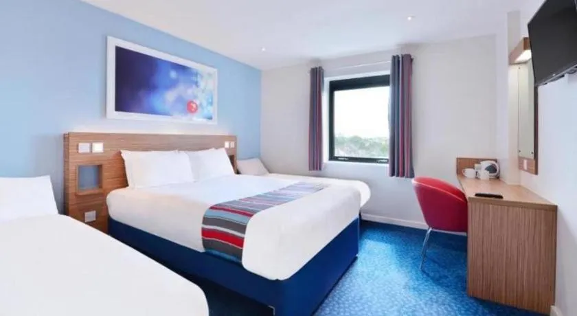 Bed in Travelodge Birmingham Central Broadway Plaza