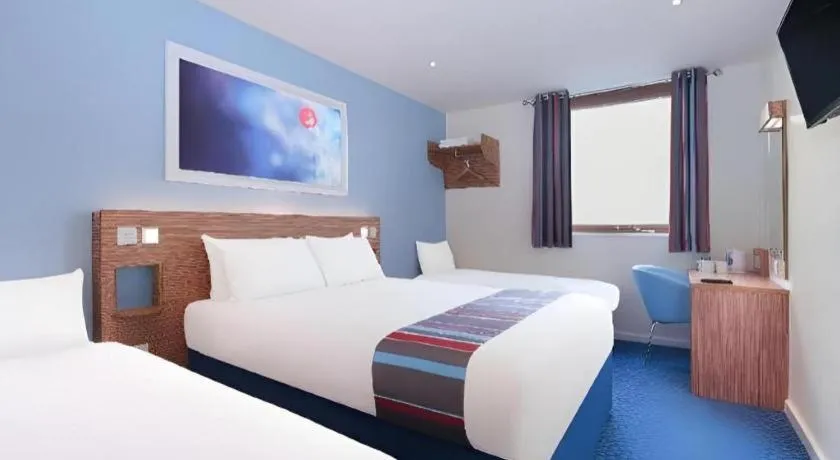 Bed in Travelodge Newcastle Whitemare Pool