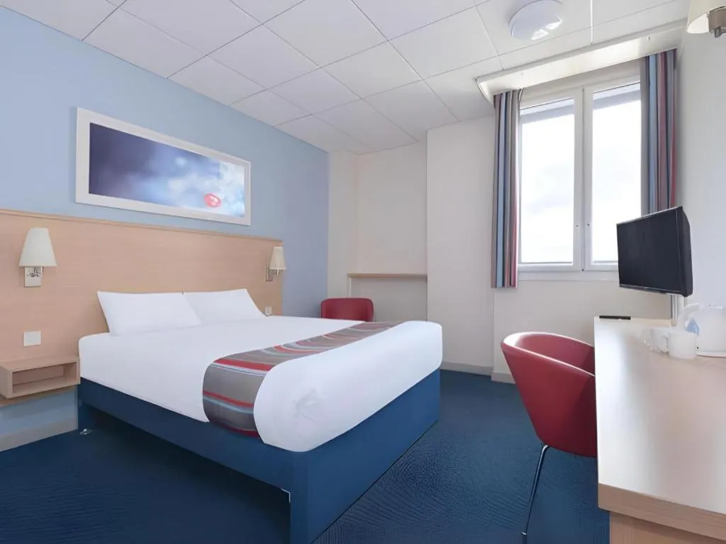Bed in Travelodge Nottingham Central