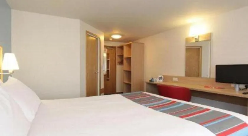 Bed in Travelodge Eastleigh Central