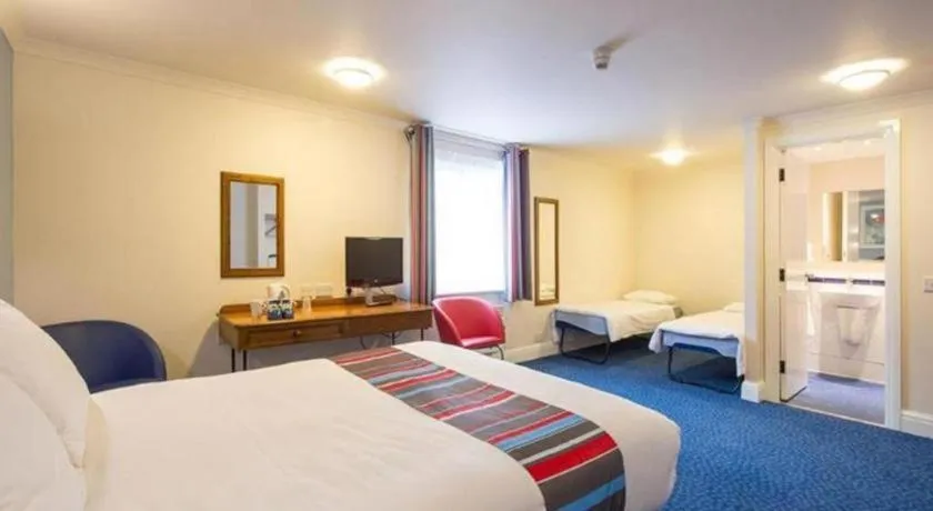Bed in Travelodge Perth A9