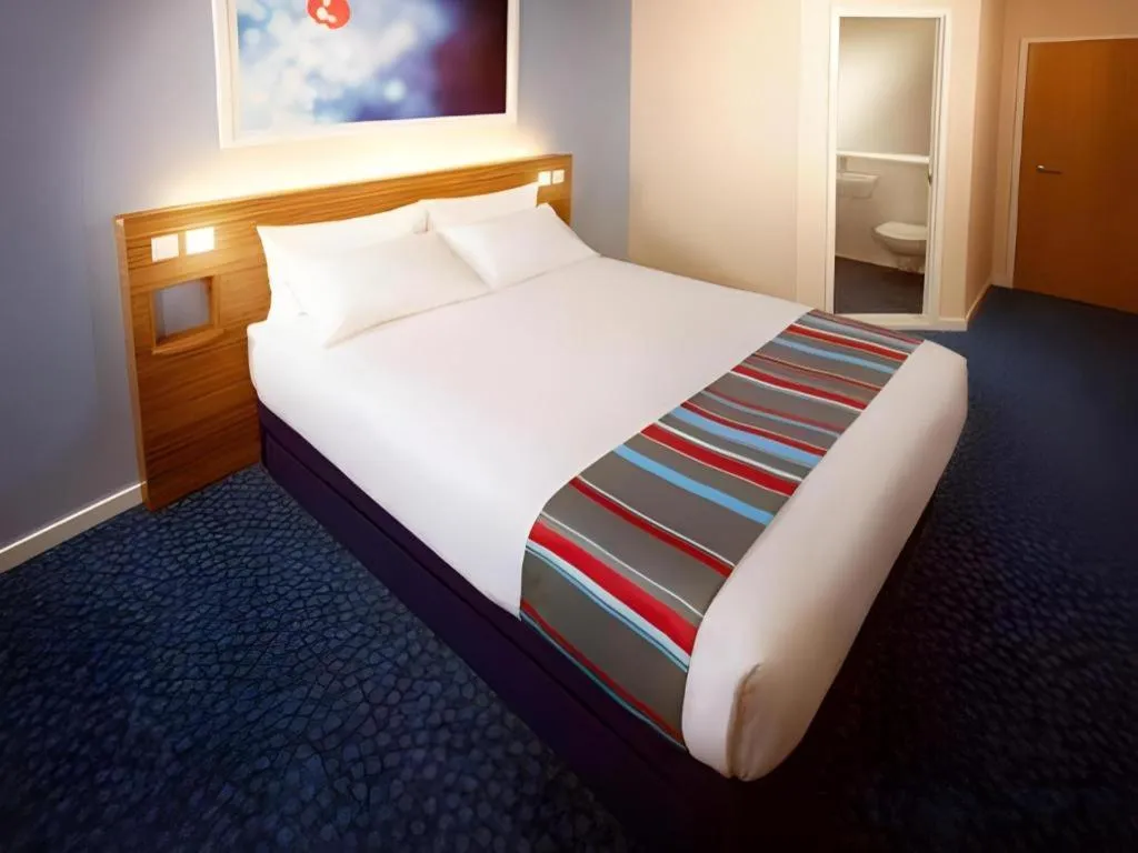 Bed in Travelodge Market Harborough