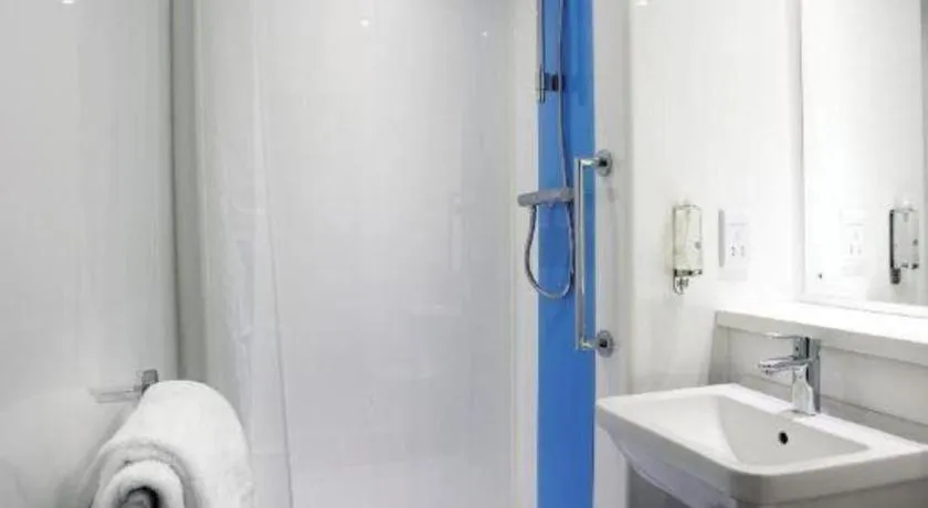 Travelodge Cardiff M4