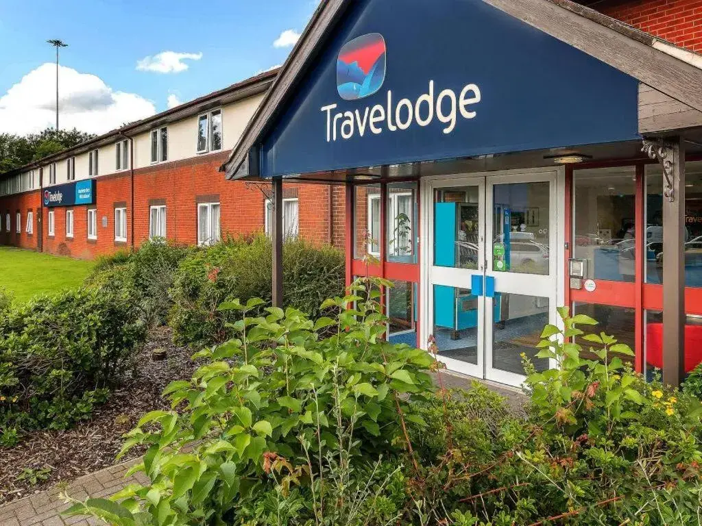 Travelodge Manchester Birch M62 Eastbound Travelodge Manchester Birch M62 Eastbound