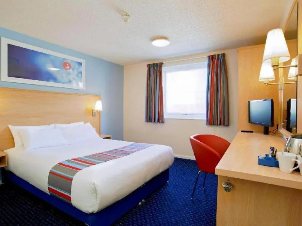 Bed in Travelodge St Austell
