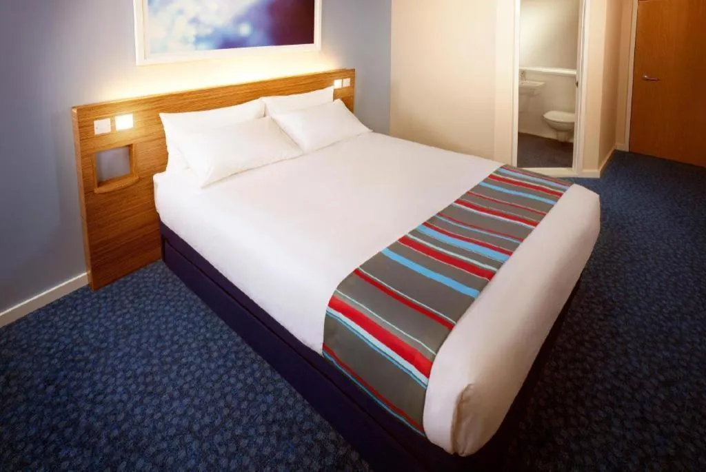 Bed in Travelodge Saltash