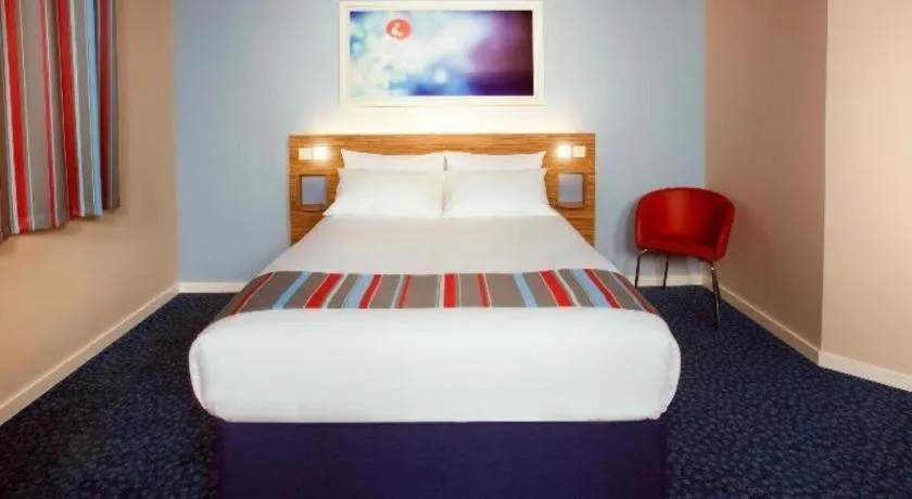 Bed in Travelodge Saltash