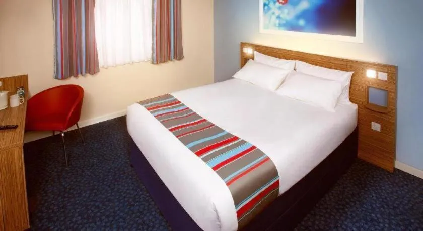 Bed in Travelodge Saltash