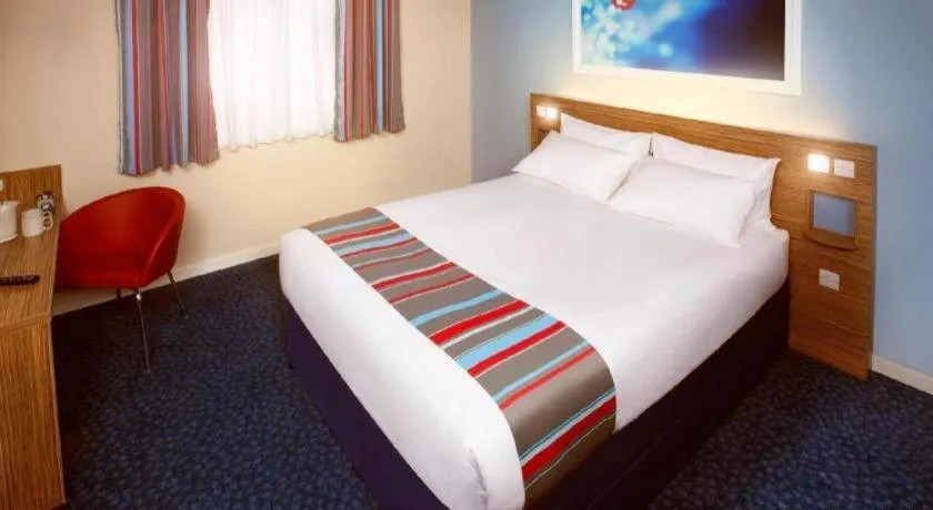 Bed in Travelodge Hull South Cave