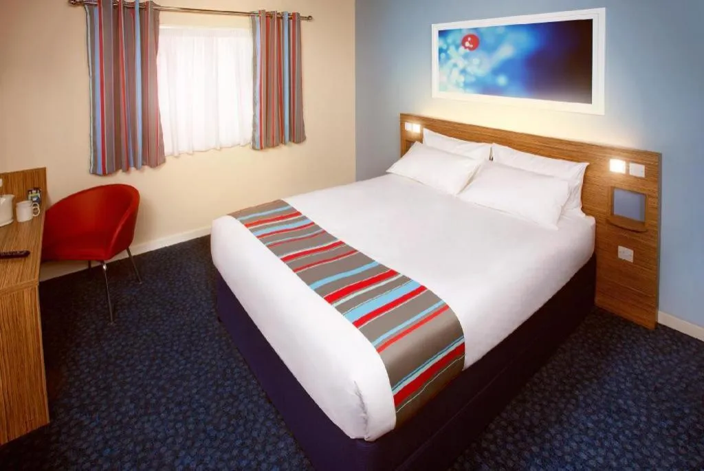 Bed in Travelodge Hull South Cave