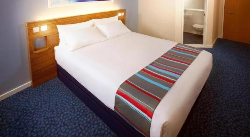 Bed in Travelodge Okehampton Whiddon Down